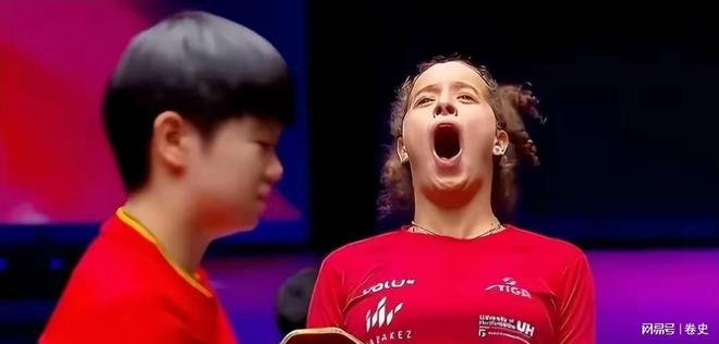 人站位暴露真实地位孙颖莎处境较尴尬ky开元棋牌美国大满贯合影不简单多(图5)