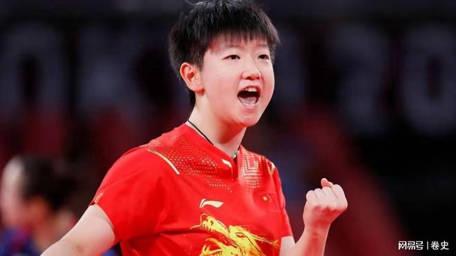 人站位暴露真实地位孙颖莎处境较尴尬ky开元棋牌美国大满贯合影不简单多(图14)