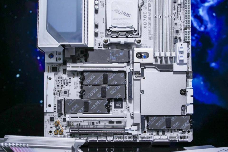 嘉X3D系列主板免费提升游戏性能开元ky棋牌高端主板“模范生”技(图3)